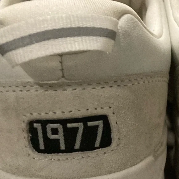 👟Le TIGRE Tompkins Sneaker - Women's  Size: 9.5  Color : White - Picture 8 of 12